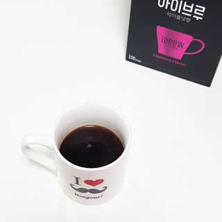 한국맥널티 아이브루 헤이즐넛향 100T — 3점을 준 리뷰어가 2019년 11월 올린 사용 사진