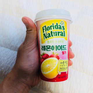 플로리다 내추럴 플로리다내추럴 레몬에이드  2종 — 4.83점을 준 리뷰어가 2018년 7월 올린 사용 사진