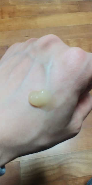 오바코 ovaco 오바코 툼9 젠틀포맨 올인원 에센스 — 5점을 준 리뷰어가 2019년 5월 올린 사용 사진