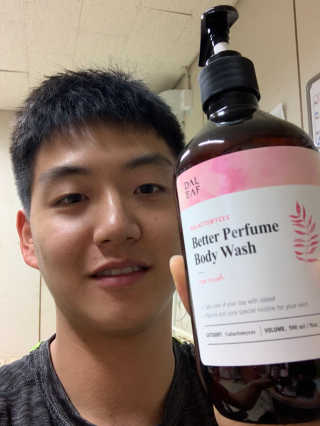 달리프 갈락토미세스 베러 퍼퓸 바디워시 로즈머스크 — 5점을 준 리뷰어가 2020년 1월 올린 사용 사진