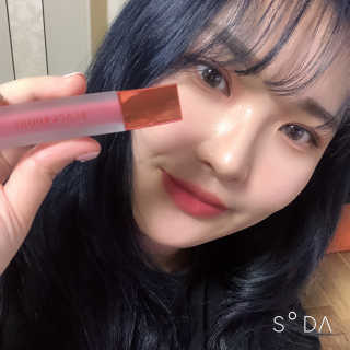 [블랙루즈] 에어 핏 벨벳 틴트3 택1+랜덤1 — 4점을 준 리뷰어가 2019년 3월 올린 사용 사진