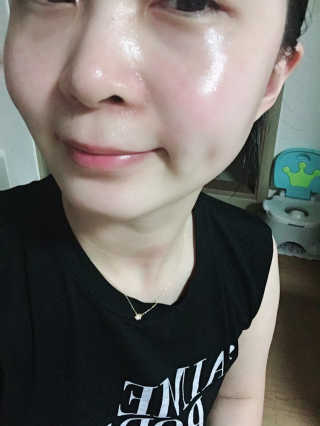 엘리자베카 펩타이드 쓰리디 픽스 슈팅 버블 페이셜 에센스 — 3.67점을 준 리뷰어가 2018년 6월 올린 사용 사진