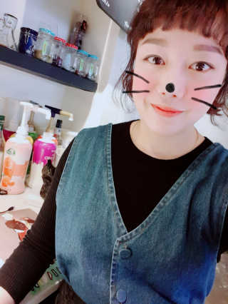헤이미쉬 데일리즘 코랄릭 스틱 아이 섀도우 — 5점을 준 리뷰어가 2018년 3월 올린 사용 사진