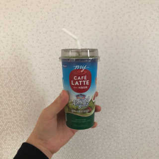 마이카페라떼 말차 아몬드브리즈 7개입 — 1점을 준 리뷰어가 2019년 11월 올린 사용 사진