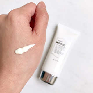 소프트 에어리 UV 에센스 SPF 50 PA ++++ — 5점을 준 리뷰어가 2019년 4월 올린 사용 사진
