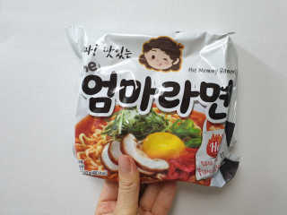 라면 그대로가 제일 맛있는 더엄마라면 — 5점을 준 리뷰어가 2019년 9월 올린 사용 사진