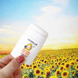 아토팜 야외놀이 선스틱 SPF50+ PA++++ — 5점을 준 리뷰어가 2020년 3월 올린 사용 사진