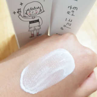 메이메리 뽀샤시 톤업크림 — 3.33점을 준 리뷰어가 2018년 11월 올린 사용 사진