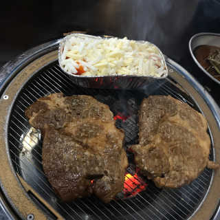 [두툼갈비] 두툼갈비 2인분 + 매콤치즈버섯 set — 1.83점을 준 리뷰어가 2018년 10월 올린 사용 사진