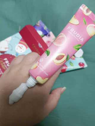 [후르디아] 보들보들 아기손 만드는 핸드크림세트 — 5점을 준 리뷰어가 2019년 11월 올린 사용 사진