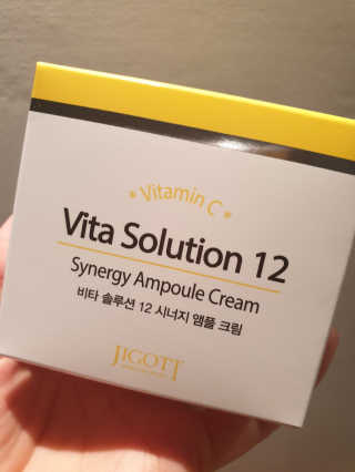 지고트 비타솔루션12 시너지 앰플 크림 100ml — 5점을 준 리뷰어가 2019년 7월 올린 사용 사진