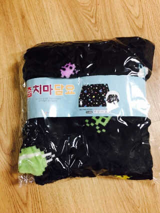 슈퍼8비트 춥치마담요 - 치마 겸 무릎담요 — 5점을 준 리뷰어가 2016년 11월 올린 사용 사진