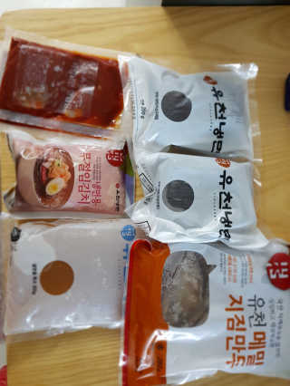 유천냉면 유천 비빔냉면 2인분+메밀지짐만두 280g — 3.5점을 준 리뷰어가 2018년 6월 올린 사용 사진