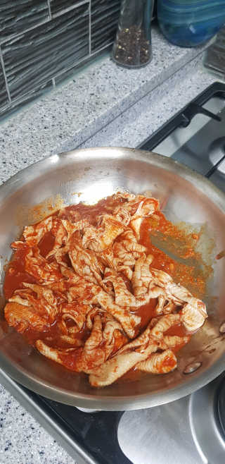 수월한 매운불닭발 350g — 2점을 준 리뷰어가 2019년 4월 올린 사용 사진