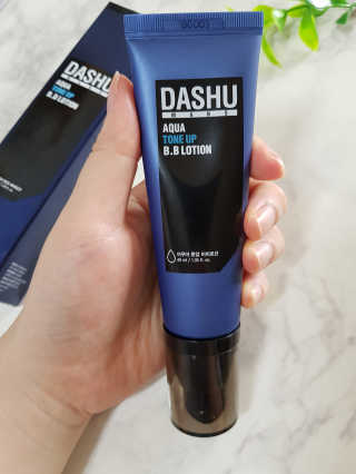 다슈코리아 다슈 맨즈 톤 업 비비로션 40ml — 3.83점을 준 리뷰어가 2018년 7월 올린 사용 사진