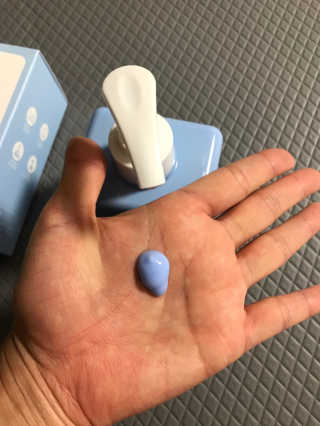 포잇 블루에너지 아줄렌 대용량 수분크림300ml — 5점을 준 리뷰어가 2018년 10월 올린 사용 사진