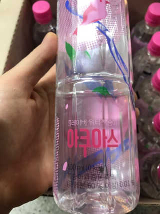 아쿠아스 플레이버워터 [아쿠아스] 복숭아 플레이버워터 1BOX 20개입 — 5점을 준 리뷰어가 2020년 4월 올린 사용 사진