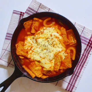 [홍코너떡볶이]옛날떡볶이 인기맛 4팩세트 — 5점을 준 리뷰어가 2019년 12월 올린 사용 사진