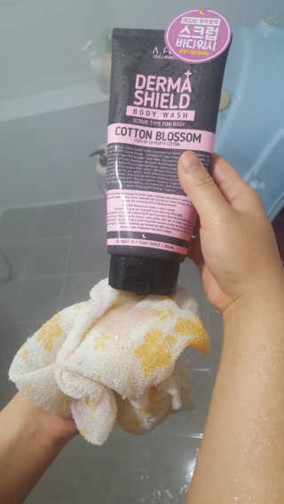 어파티 더마실드 바디워시 코튼블러썸 300ml — 4.33점을 준 리뷰어가 2018년 5월 올린 사용 사진