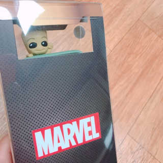 하이키키 마블 피규어 컬러젤리 케이스 — 5점을 준 리뷰어가 2019년 5월 올린 사용 사진