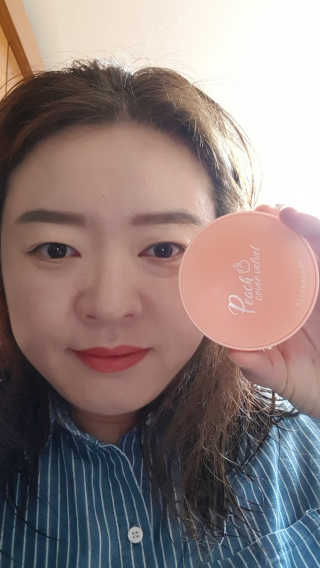[블랙루즈] 피치 커버 벨벳 쿠션 2종 중 택1 — 5점을 준 리뷰어가 2019년 9월 올린 사용 사진