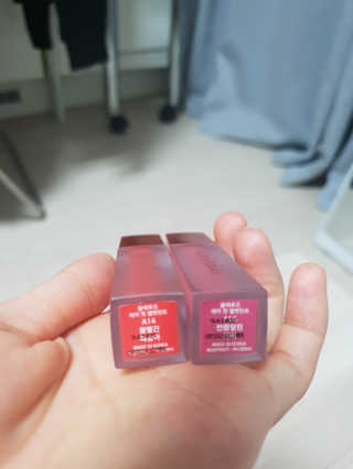 [블랙루즈] 에어 핏 벨벳 틴트3 택1+랜덤1 — 4점을 준 리뷰어가 2019년 3월 올린 사용 사진