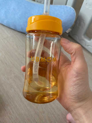 유비맘 PPSU 젖병 노꼭지_260ml_컬러 랜덤 발송 — 3.5점을 준 리뷰어가 2020년 3월 올린 사용 사진