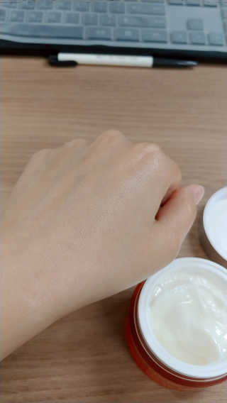 아크웰 아쿠아 클리니티 수분크림 — 5점을 준 리뷰어가 2018년 10월 올린 사용 사진