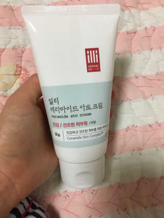 일리윤 세라마이드 아토 집중 크림 — 4.33점을 준 리뷰어가 2017년 6월 올린 사용 사진