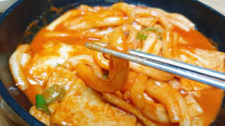 [홍코너떡볶이]옛날떡볶이 인기맛 4팩세트 — 5점을 준 리뷰어가 2019년 10월 올린 사용 사진