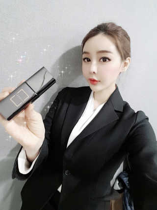 지베르니 고밀착 시그니처 파운데이션 — 4.5점을 준 리뷰어가 2019년 3월 올린 사용 사진