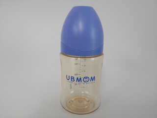 유비맘 PPSU 젖병 노꼭지_200ml_컬러 랜덤 발송 — 5점을 준 리뷰어가 2020년 1월 올린 사용 사진