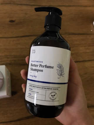 달리프 베러 퍼퓸 샴푸 1000ml 레이니데이 or 일랑로즈 — 5점을 준 리뷰어가 2020년 2월 올린 사용 사진