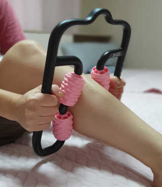 뭅뭅 바디핏레그롤러 종아리 허벅지 하체 마사지기 — 4점을 준 리뷰어가 2019년 10월 올린 사용 사진