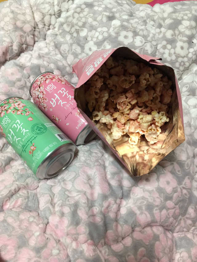 벚꽃 팝콘 + 벚꽃스파클링 + 벚꽃 청포도 에이드 리뷰 사진