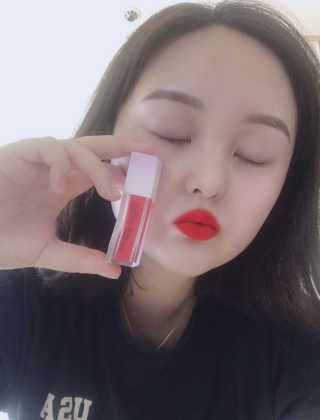 터치인솔 프리티필터 쉬폰 벨벳 립틴트 비비드팝 컬렉션 — 5점을 준 리뷰어가 2019년 3월 올린 사용 사진