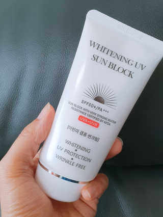 지고트 화이트닝 유브이 썬블럭 크림 70ml,1+1 — 5점을 준 리뷰어가 2019년 7월 올린 사용 사진