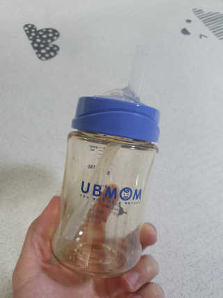 유비맘 PPSU 젖병 노꼭지_200ml_컬러 랜덤 발송 — 5점을 준 리뷰어가 2019년 12월 올린 사용 사진