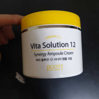 지고트 비타솔루션12 시너지 앰플 크림 100ml — 3점을 준 리뷰어가 2019년 7월 올린 사용 사진