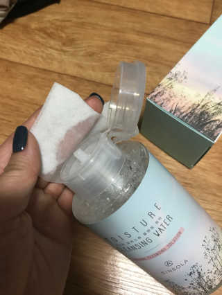 신소라 코스메틱 SINSOLA COSMETIC 신소라 모이스춰 클렌징 워터 — 5점을 준 리뷰어가 2017년 11월 올린 사용 사진