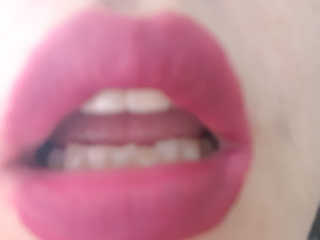 터치인솔 프리티필터 쉬폰 벨벳 립틴트 비비드팝 컬렉션 — 5점을 준 리뷰어가 2019년 3월 올린 사용 사진