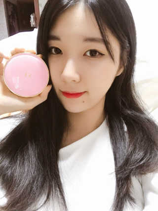 브이티 코스메틱 VT 리얼 콜라겐 팩트 — 4.5점을 준 리뷰어가 2017년 3월 올린 사용 사진