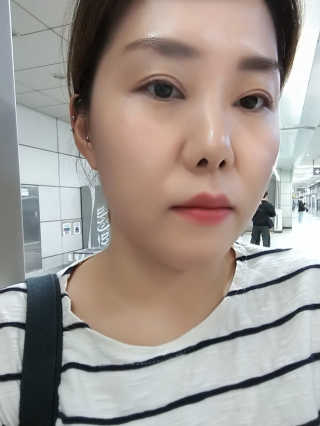 터치인솔 프리티필터 쉬폰 벨벳 립틴트 — 4.83점을 준 리뷰어가 2018년 10월 올린 사용 사진