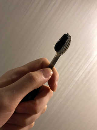 the naked object 디블랙팩치약 디블랙칫솔 세트 — 4점을 준 리뷰어가 2019년 1월 올린 사용 사진