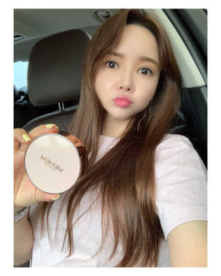 미넴보떼 [조여정쿠션] 아쿠아 GG모이스쳐 쿠션 23호 — 5점을 준 리뷰어가 2019년 7월 올린 사용 사진