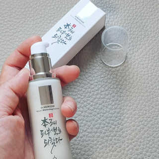 Dr.메디션 본래의 피부로 되돌려주는 리턴미백에센스 — 4.33점을 준 리뷰어가 2018년 9월 올린 사용 사진