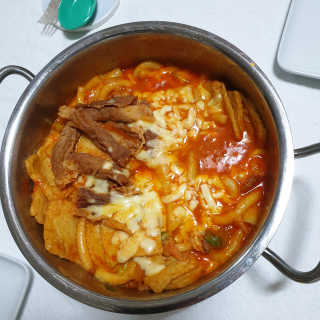 잠실맛집,홍코너떡볶이가우리집에[옛날맛,짜장맛옵션] — 5점을 준 리뷰어가 2019년 11월 올린 사용 사진