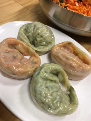 칼국수에끌림 [칼국수에 끌림] 손칼국수+비빔칼국수+왕만두4개 — 5점을 준 리뷰어가 2018년 11월 올린 사용 사진