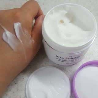 지고트 비타솔루션12 브라이트닝 앰플 크림 100ml — 5점을 준 리뷰어가 2019년 7월 올린 사용 사진