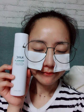 AHC 에이 에이치 씨 미니멀 10 워터리 에센스 — 5점을 준 리뷰어가 2018년 12월 올린 사용 사진